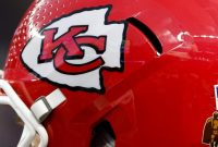 Chiefs finally depart KC for Denver amid ice storm after 4 hours